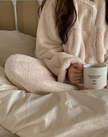 [韓國售出10,000+⭐️] J'eu Fluffy Lace Fleece Pajama Set 5colors