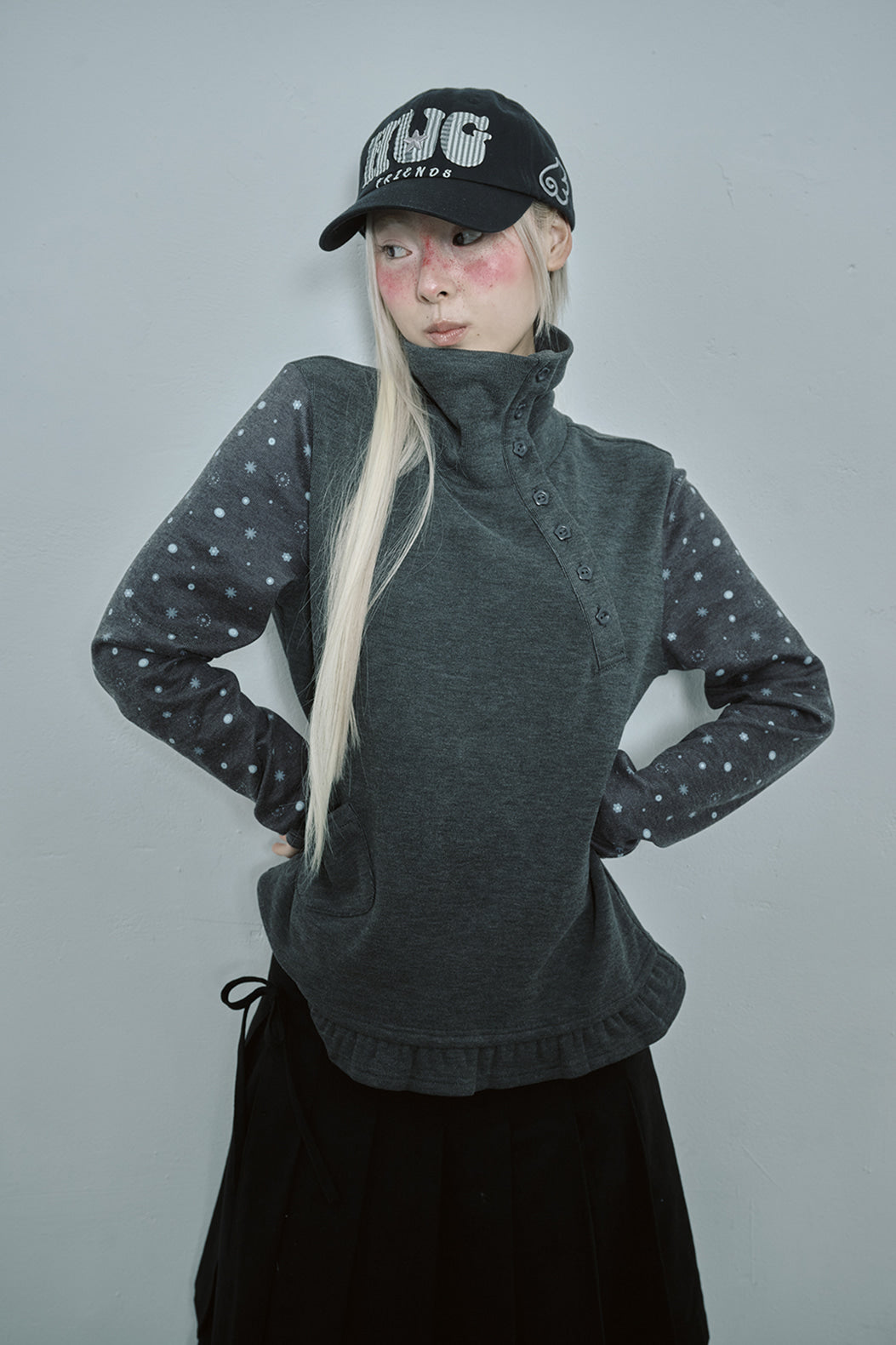 hugyourskin Flower button pola top (Charcoal)