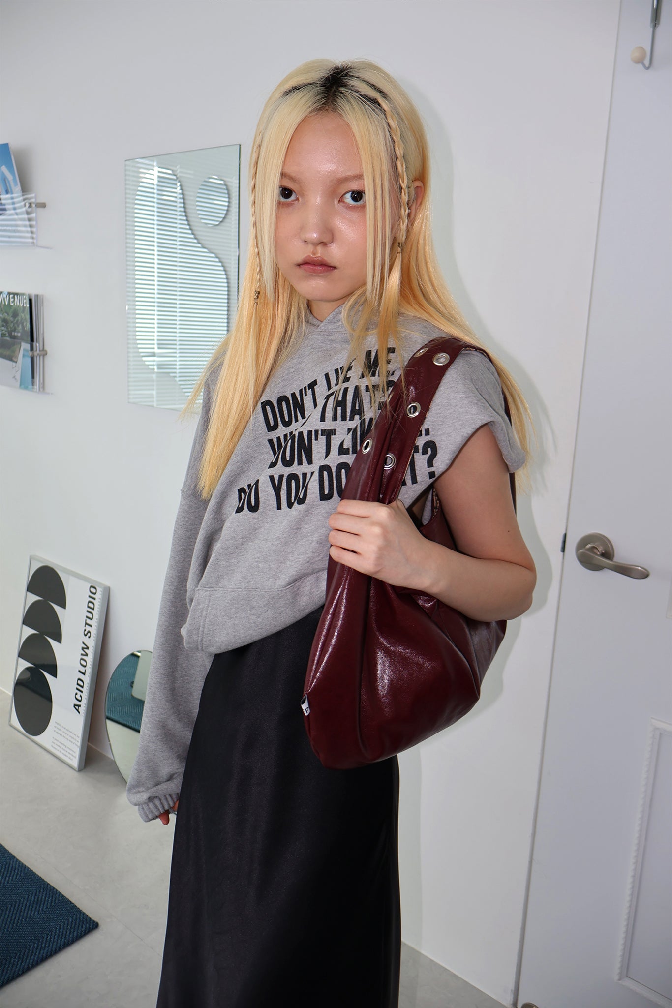 DEPC EYELET LEATHER BAG (WINE)