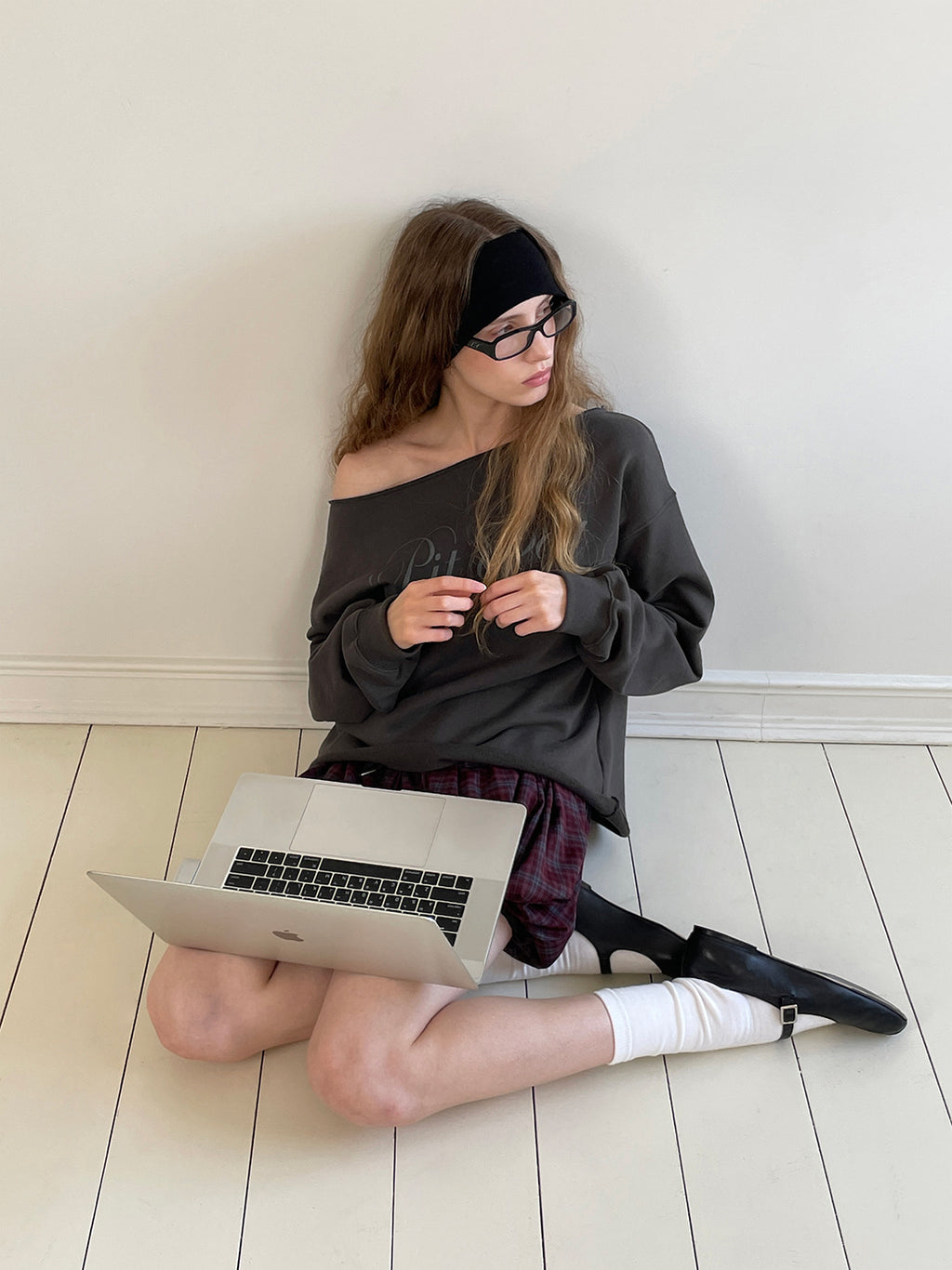 韓國製造 Boat Neck Printed LS Tee / Charcoal