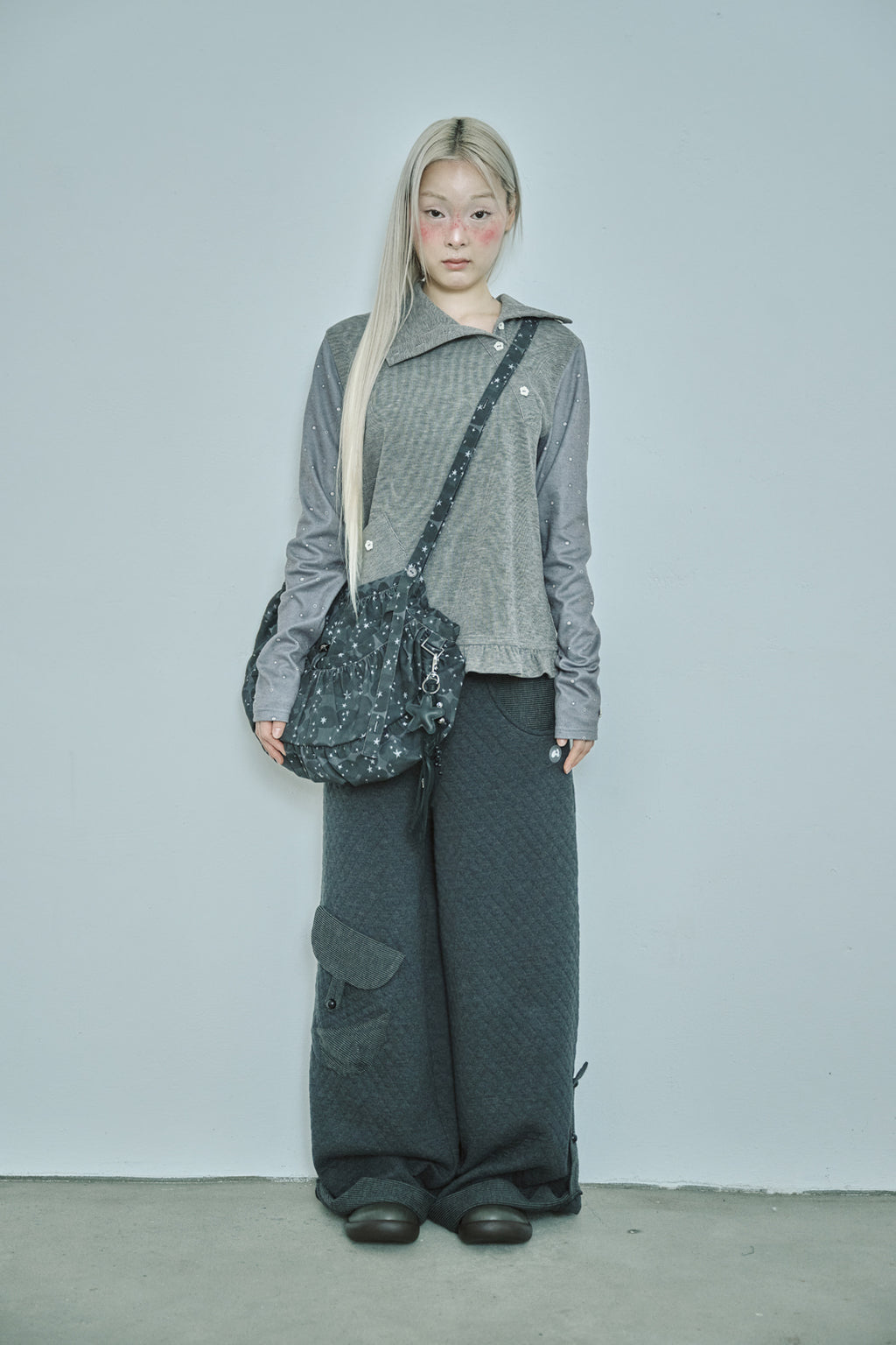 hugyourskin Flower button pola top (Brown)