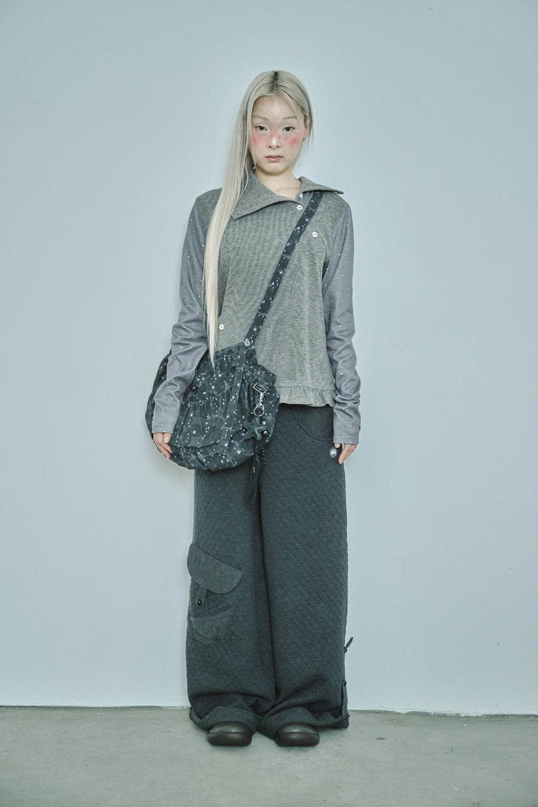 hugyourskin Flower button pola top (Brown)