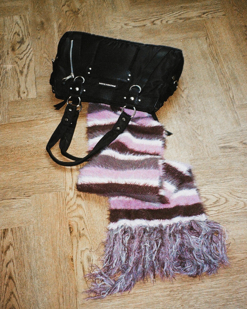 [yuri同款🎀] IUGA STRIPED HAIRY BOLD MUFFELR / PINK