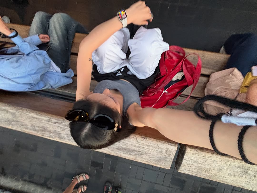 BLACKPURPLE NIKI Glossy Duffel Bag / Red