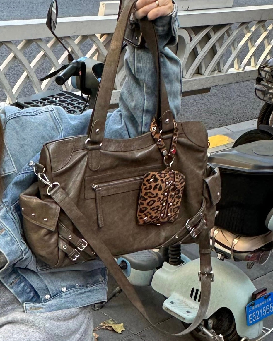 DEINET STUD POCKET BIG BAG IN KHAKI