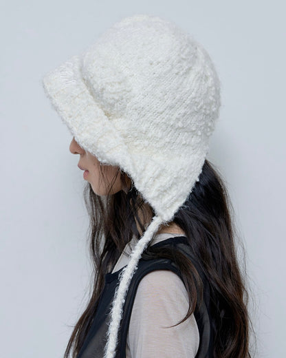 NASTY FANCY CLUB BUNNY TROOPER BEANIE / IVORY