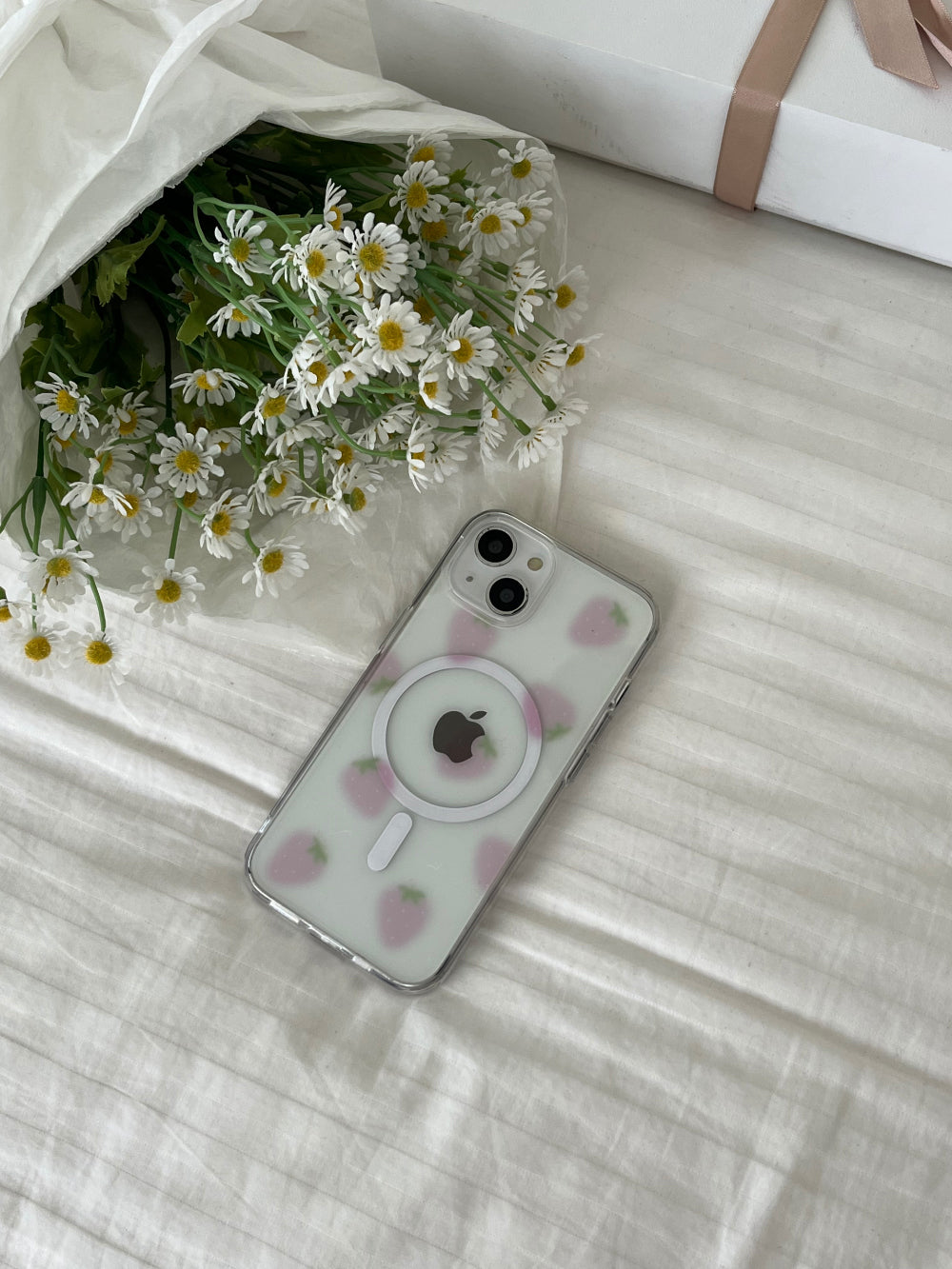 cloud strawberry [magsafe jell-hard case]