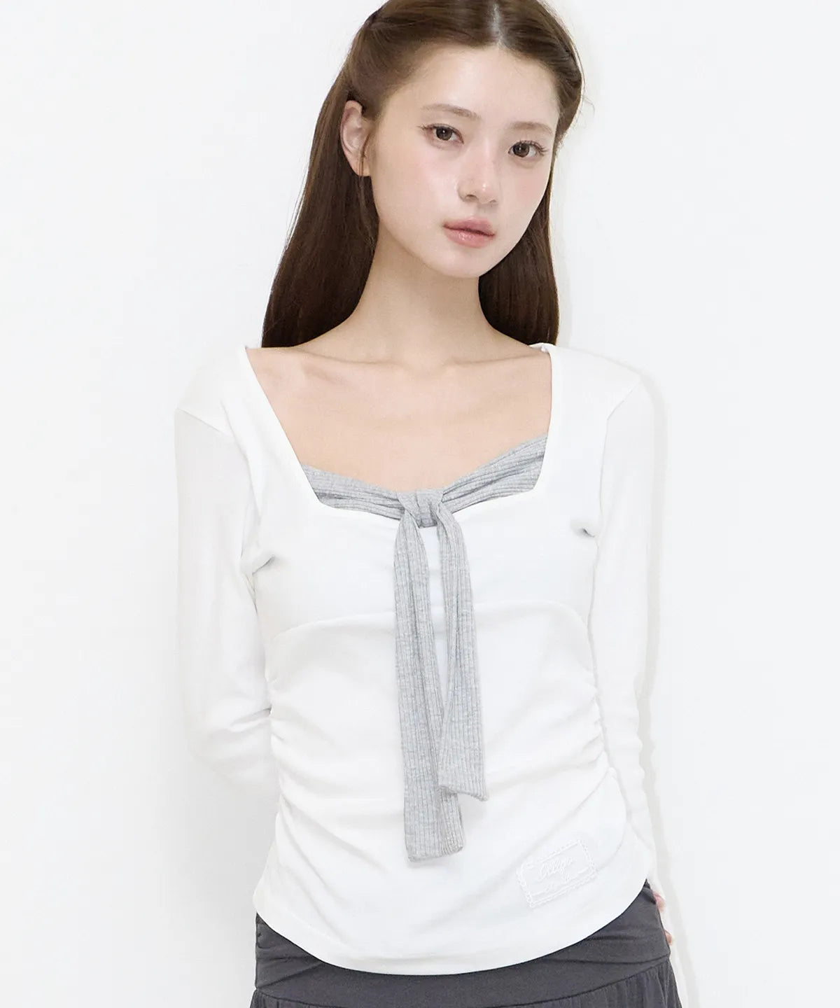 [illigo] LAYERED RIBBON TIE LONG SLEEVE_WHITE