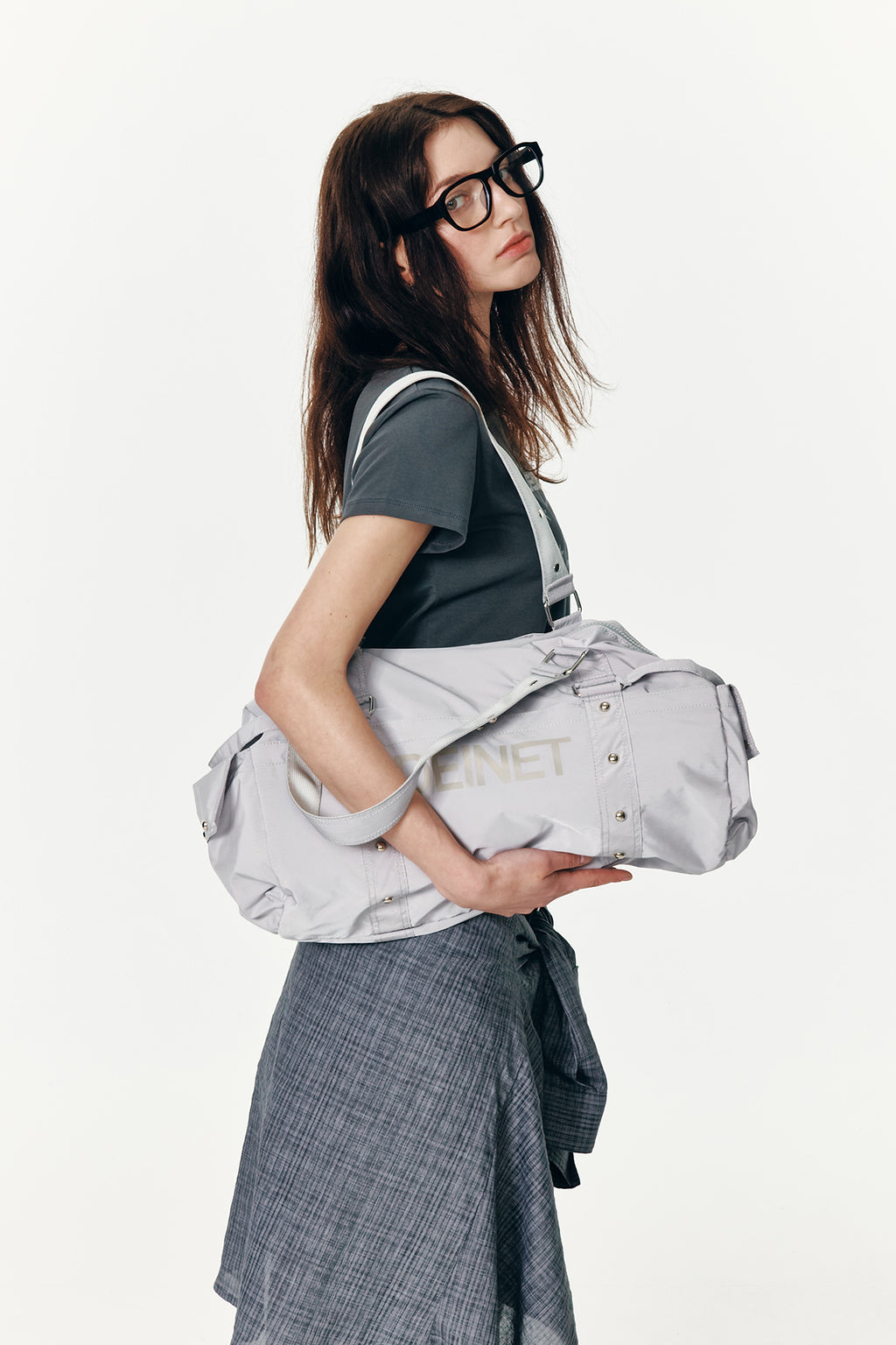 DEINET LOGO DUFFLE BAG IN GREY