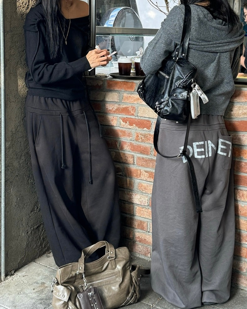 DEINET STUD POCKET BIG BAG IN BLACK