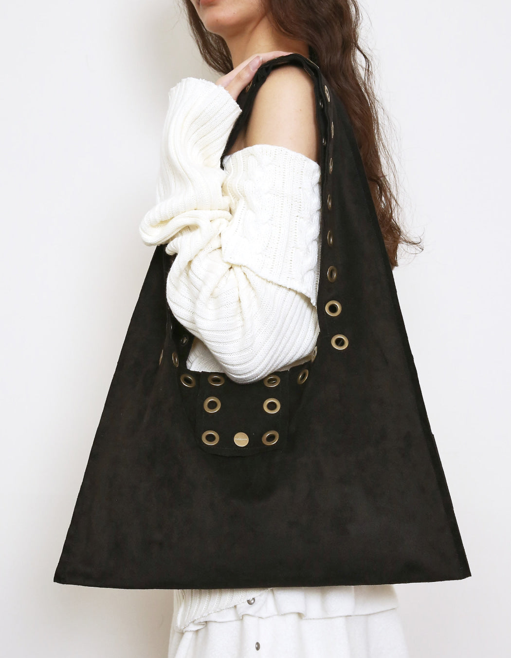 Polysooem EYELET SUEDE SHOULDER BAG / BLACK