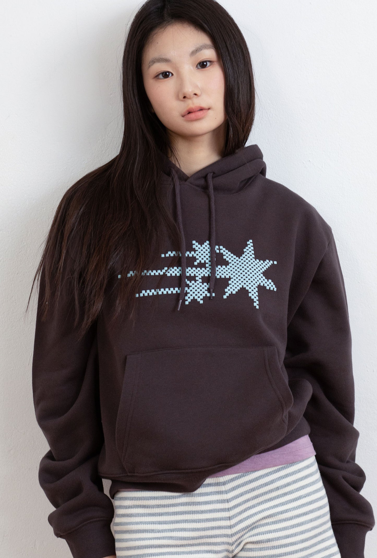 MOSAIC 3STAR CROP HOODIE [BROWN]