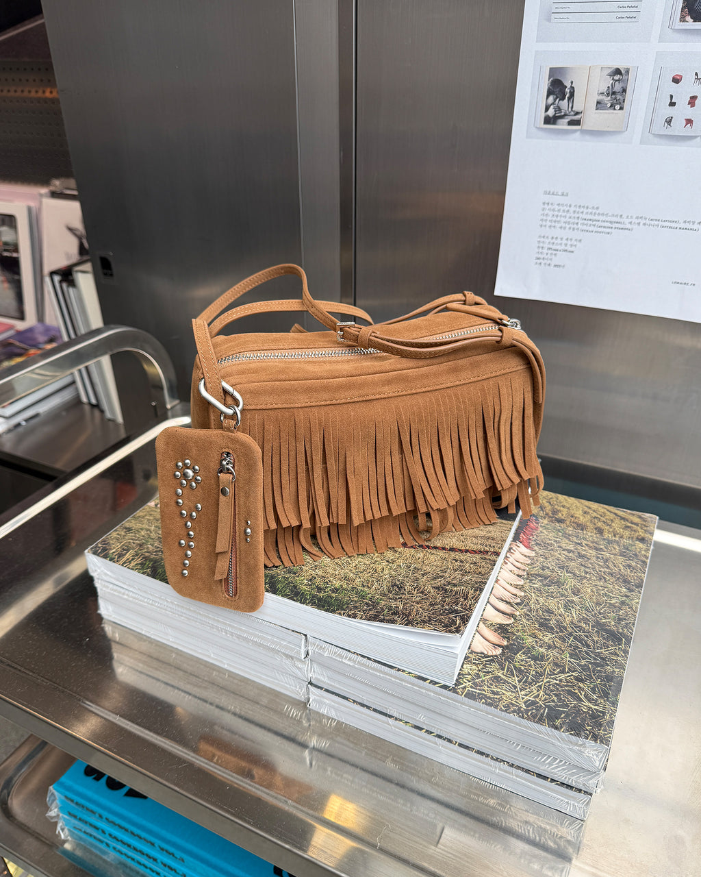 FINDKAPOOR MONO FRINGE BAG 24 - CAMEL