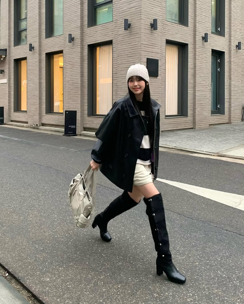 DEINET STUD POCKET BIG BAG IN ASH BEIGE