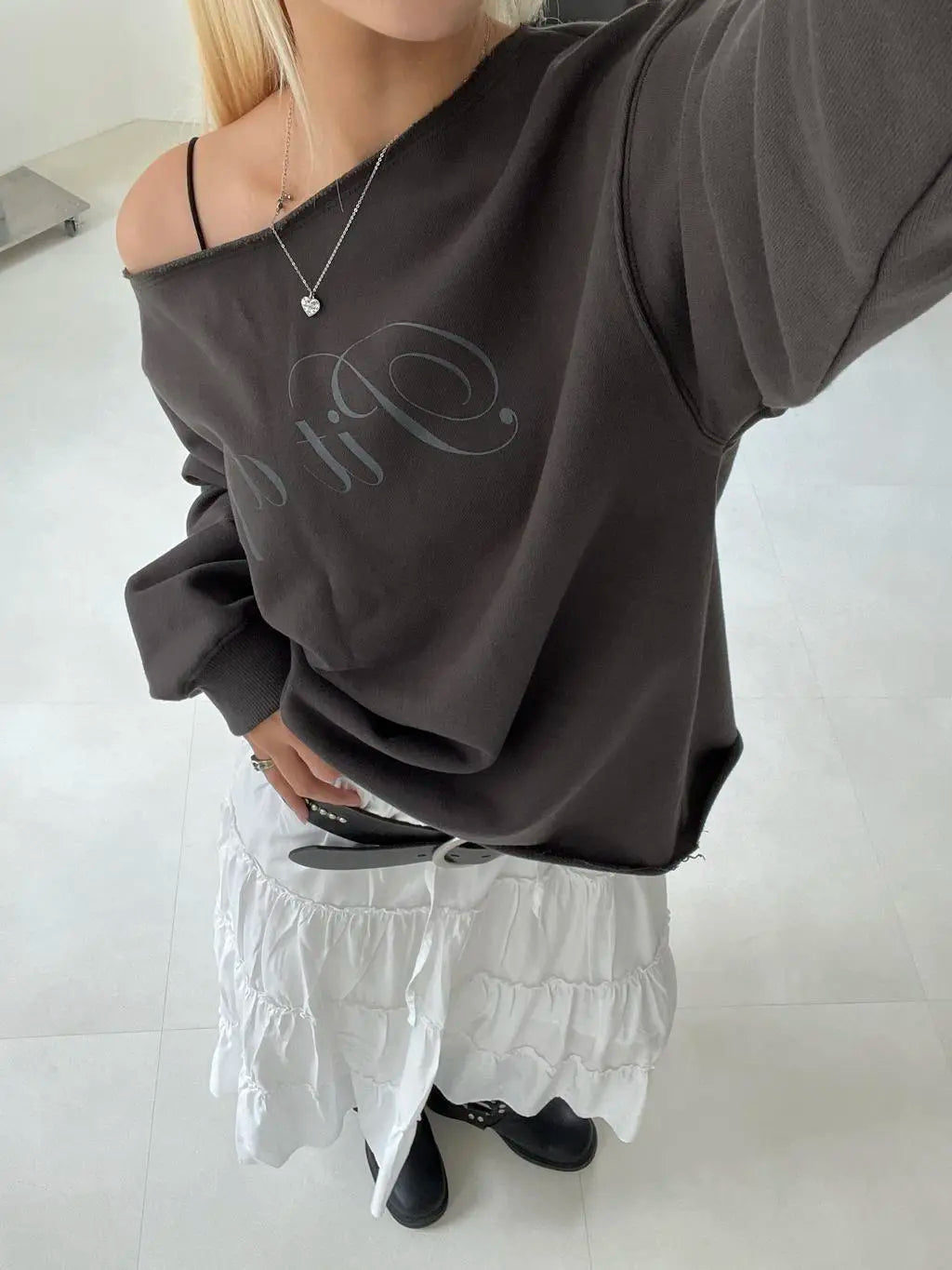 韓國製造 Boat Neck Printed LS Tee / Charcoal