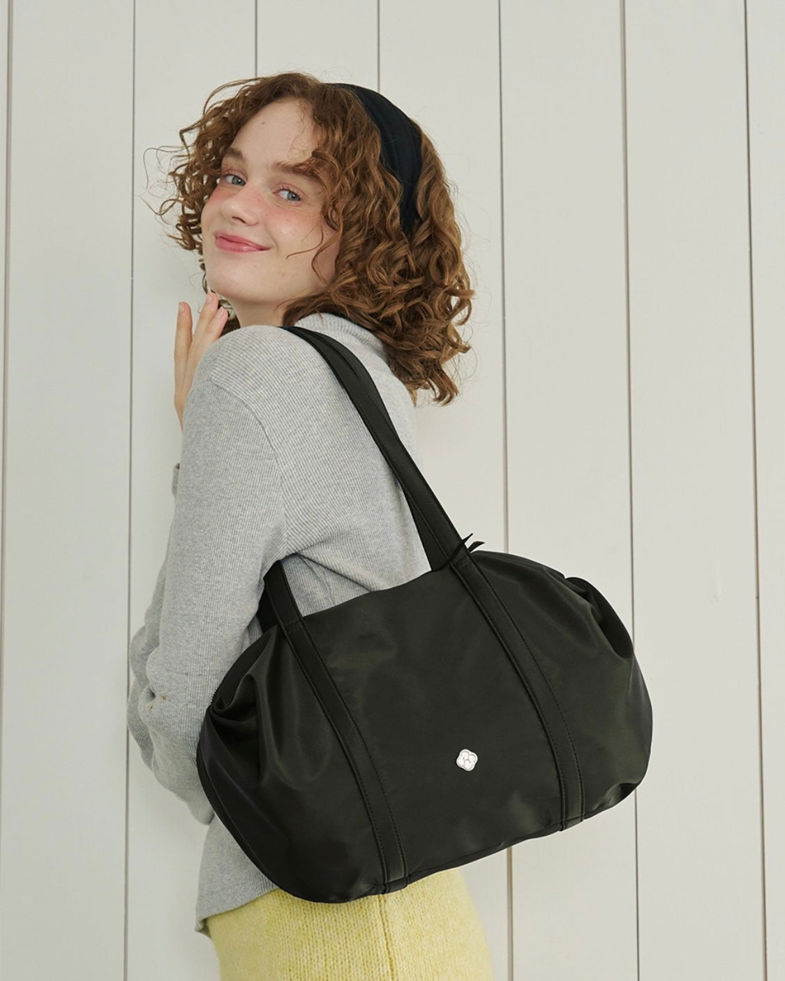 Heeari Aurora Shirring Duffle Bag - black