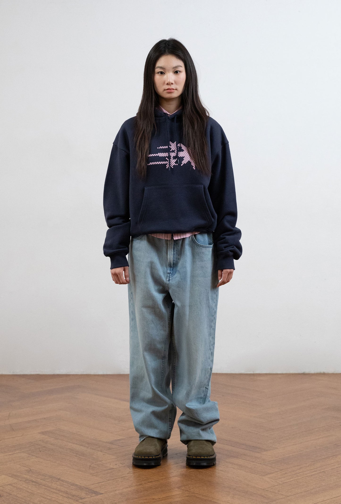 MOSAIC 3STAR CROP HOODIE [NAVY]