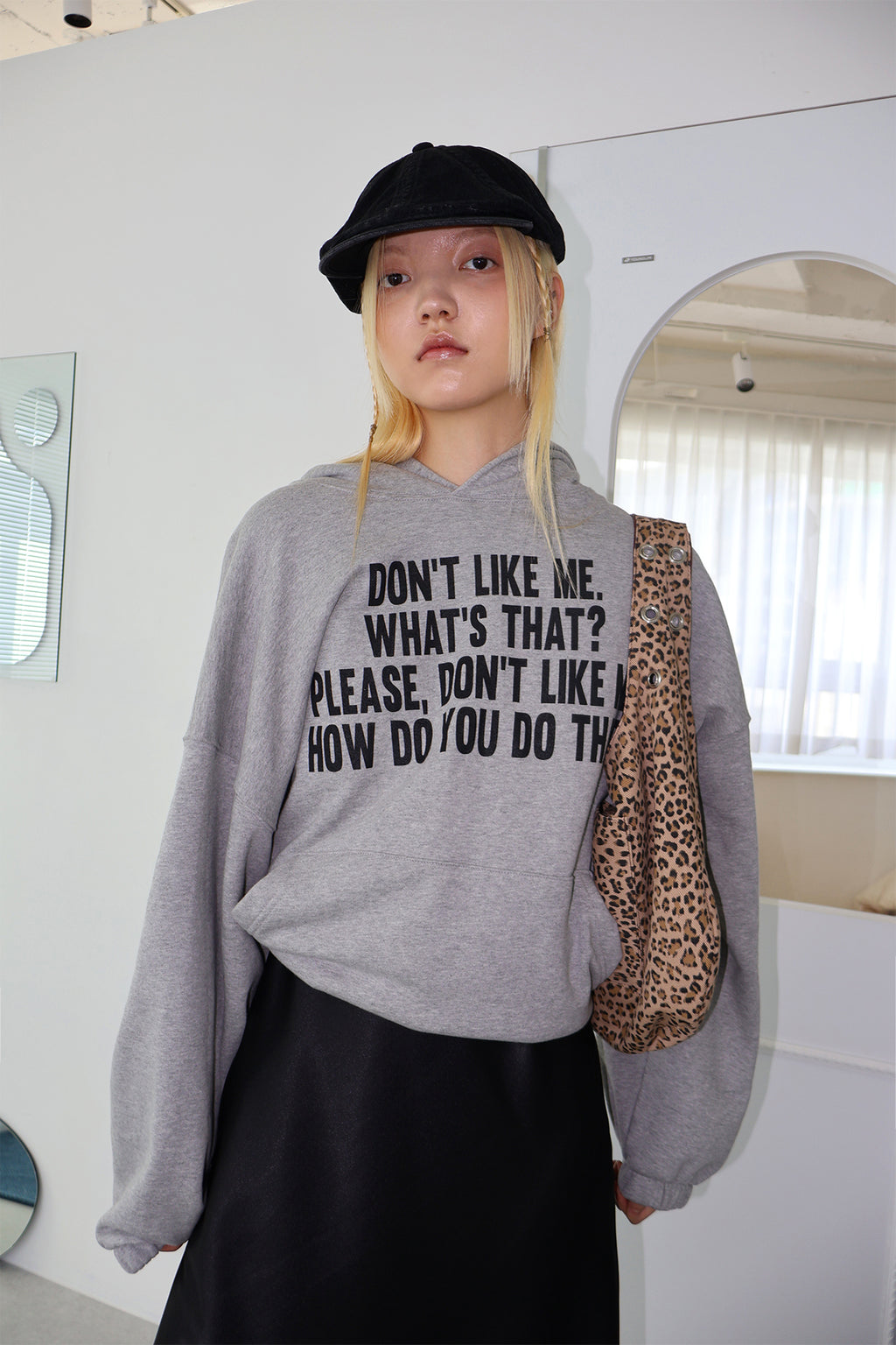 DEPC EYELET LEATHER BAG (WINE)