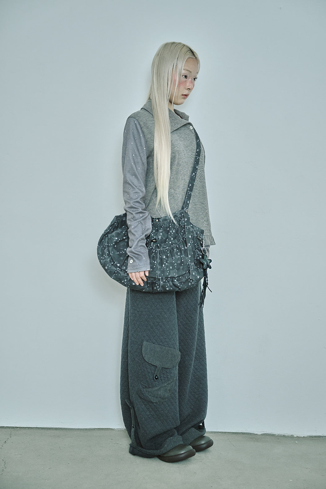 hugyourskin Flower button pola top (Brown)