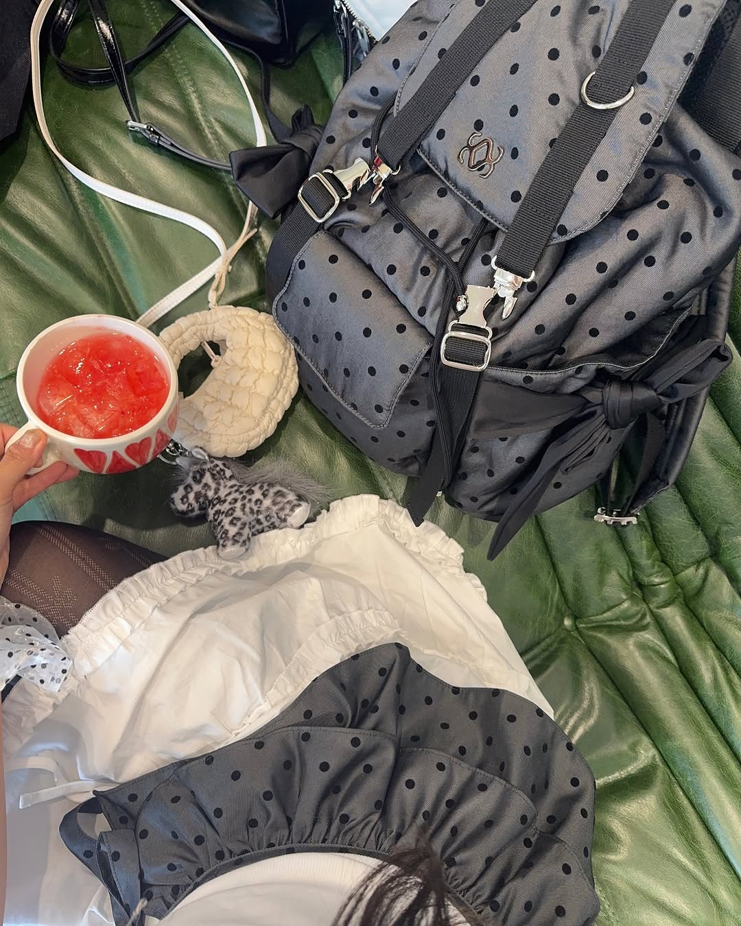 siweol Bow String Backpack / Dot Black