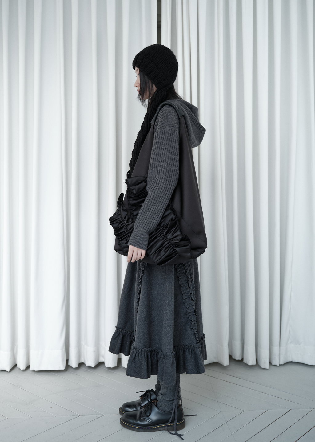 SAENGIN ORIGAMI RUFFLE BAG - BLACK