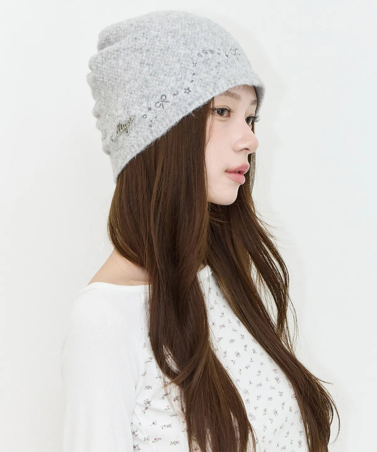 [illigo] DRAWING EMBROIDERY BEANIE_GREY
