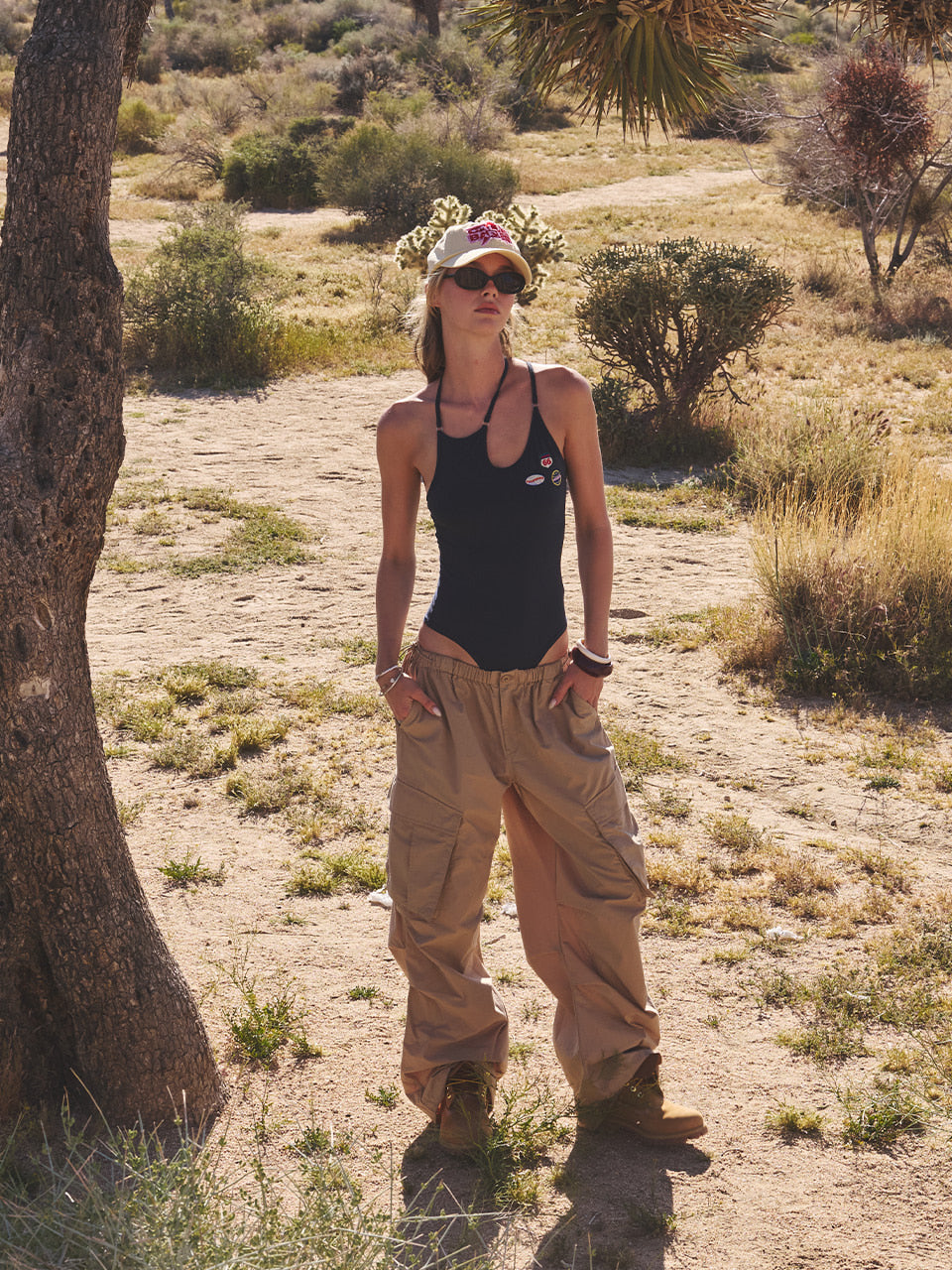 [asif calie] EMBROIDERY STRAP BODY SUIT DARK NAVY