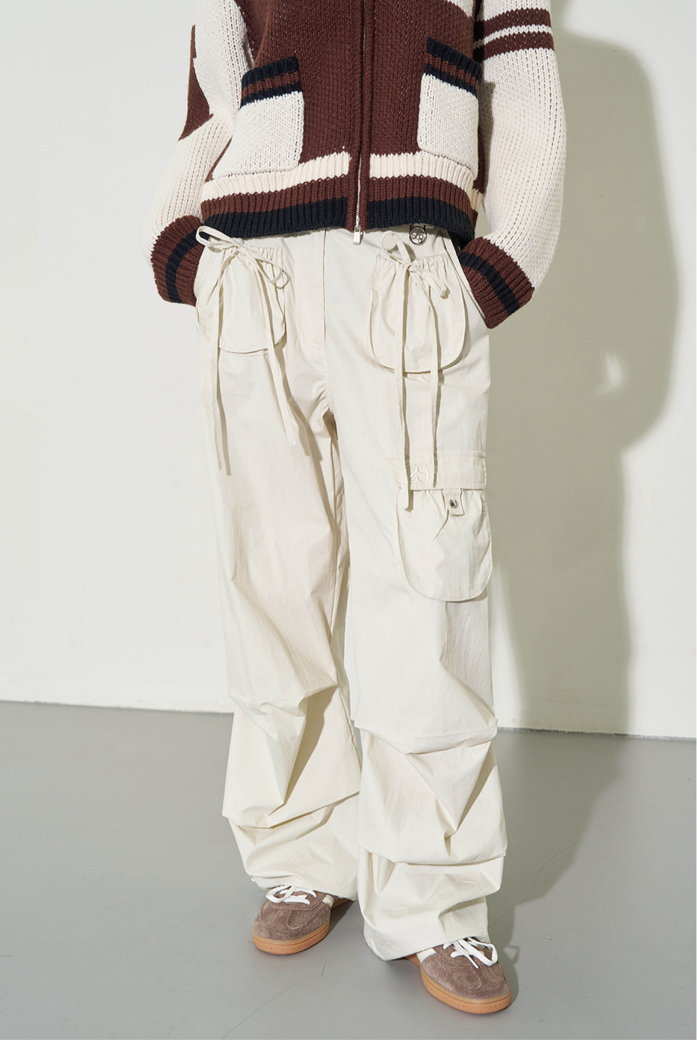 ILLIGO Two-Tuck Pocket Cargo Pants / cream