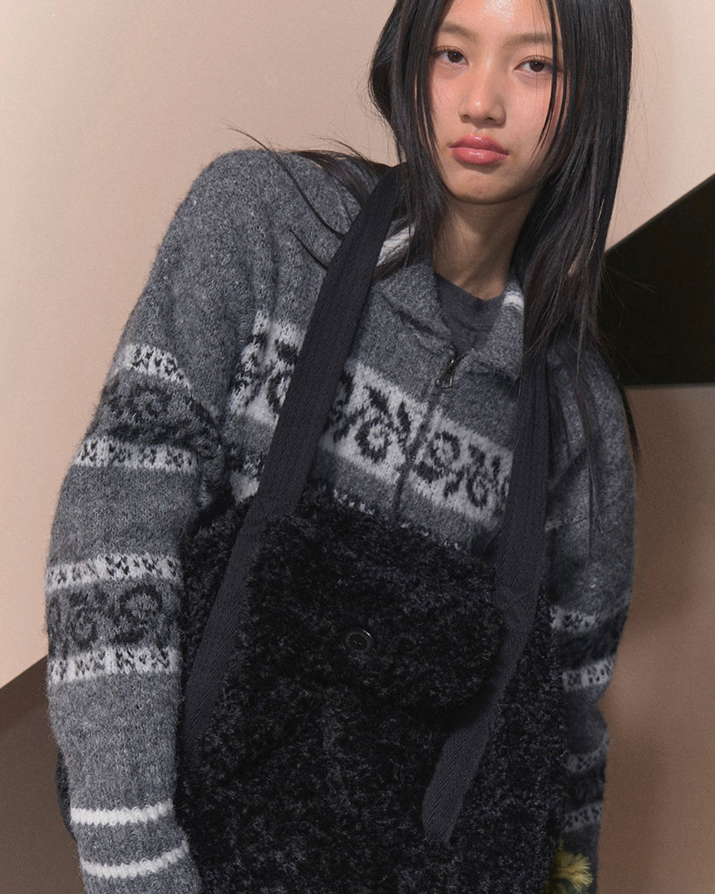 NASTY FANCY CLUB FLUFFY SNAP BOSTON BAG / BLACK