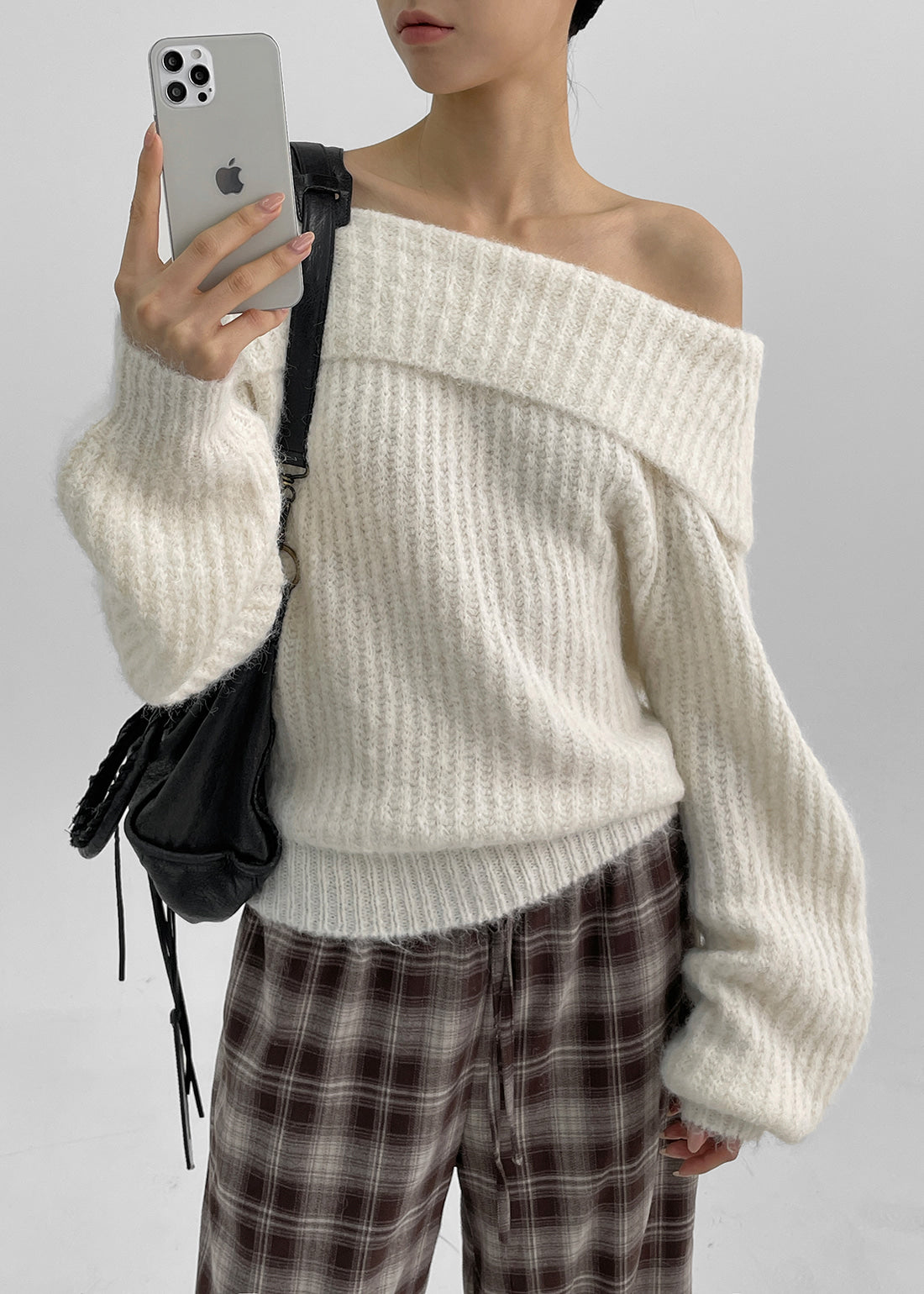 BLACKUP Penner Off-Shoulder Knit (30%wool) / 3colors