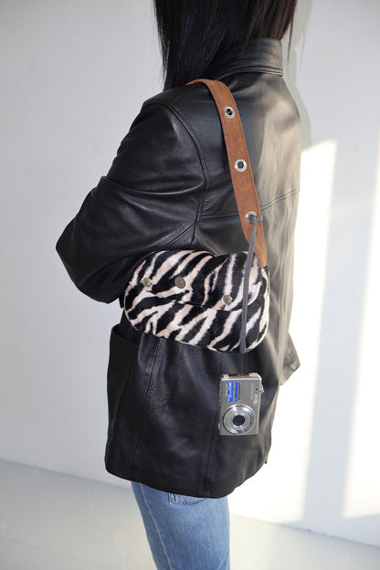 DEPC EYELET FUR MINI BAG - CAMEL (可兩面用🦓✨)