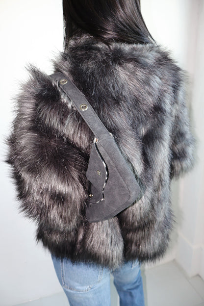 DEPC EYELET FUR MINI BAG - BLACK (可兩面用🦓✨)