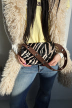 DEPC EYELET FUR MINI BAG - BROWN (可兩面用🦓✨)