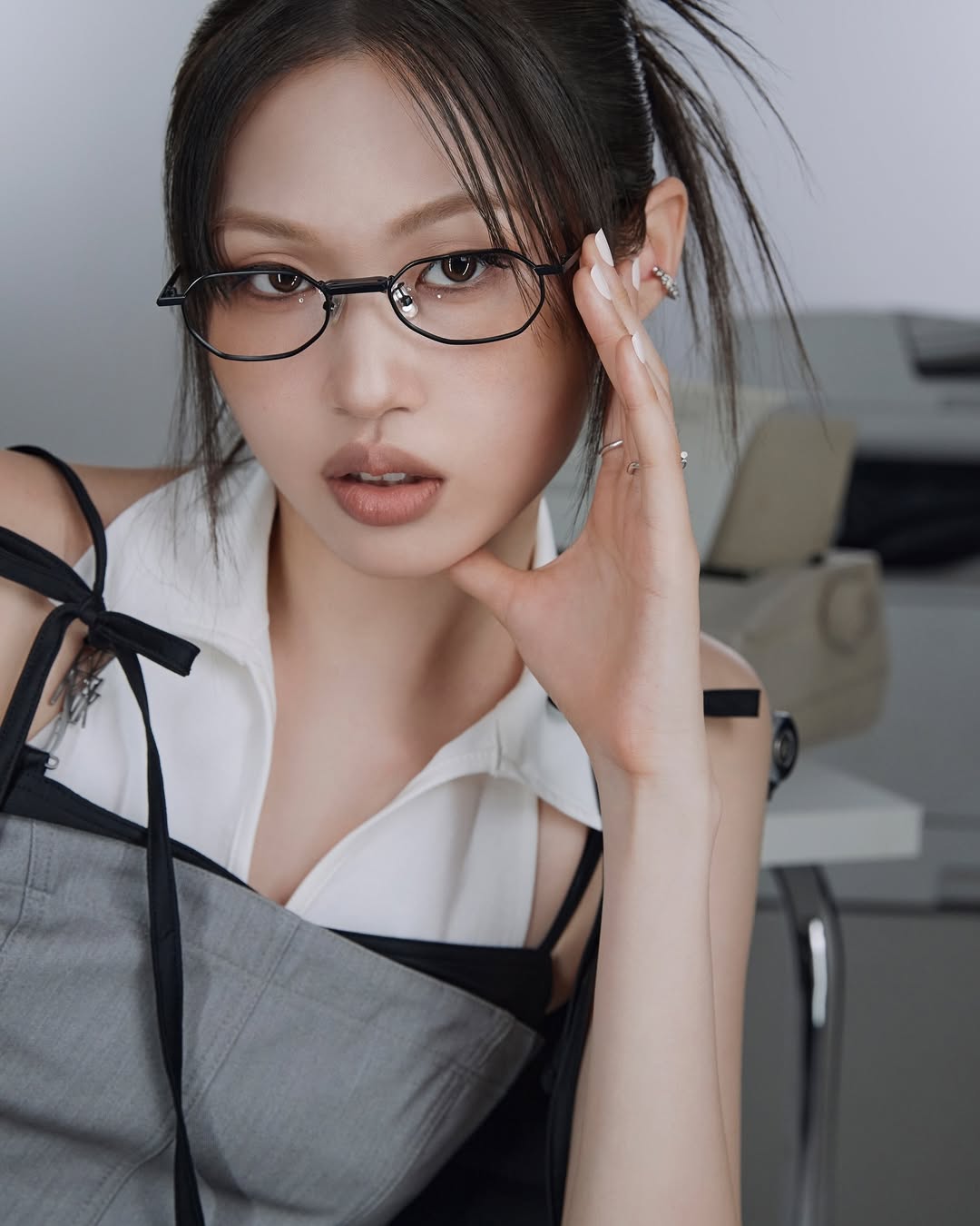 TWO SLASH FOUR All Over Face Blush - 3 BEIGE COLORS