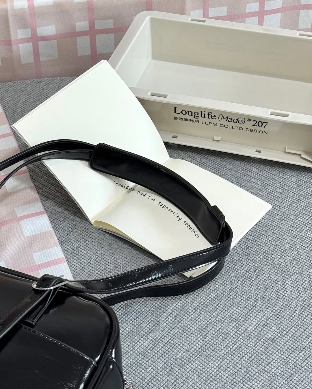 [香港現貨✨] [獨家代理🎀] The Babette Bread Shoulder Bag / Black Seasame