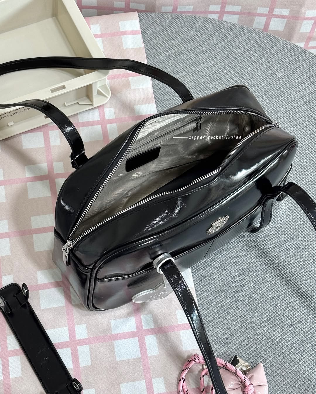 [香港現貨✨] [獨家代理🎀] The Babette Bread Shoulder Bag / Black Seasame