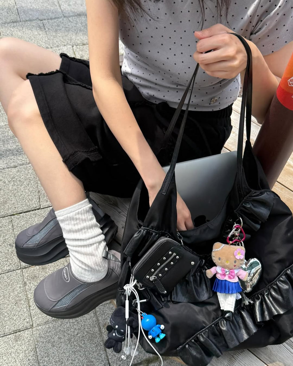 POCKET FRILL BIG BAG / 2COLORS