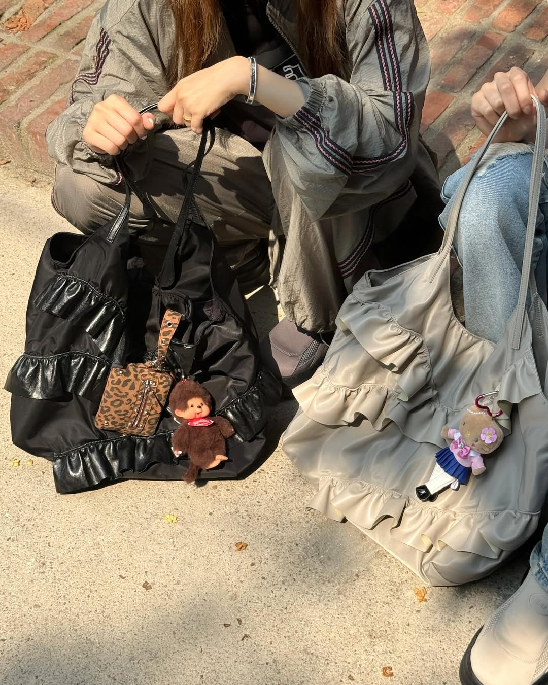 POCKET FRILL BIG BAG / 2COLORS