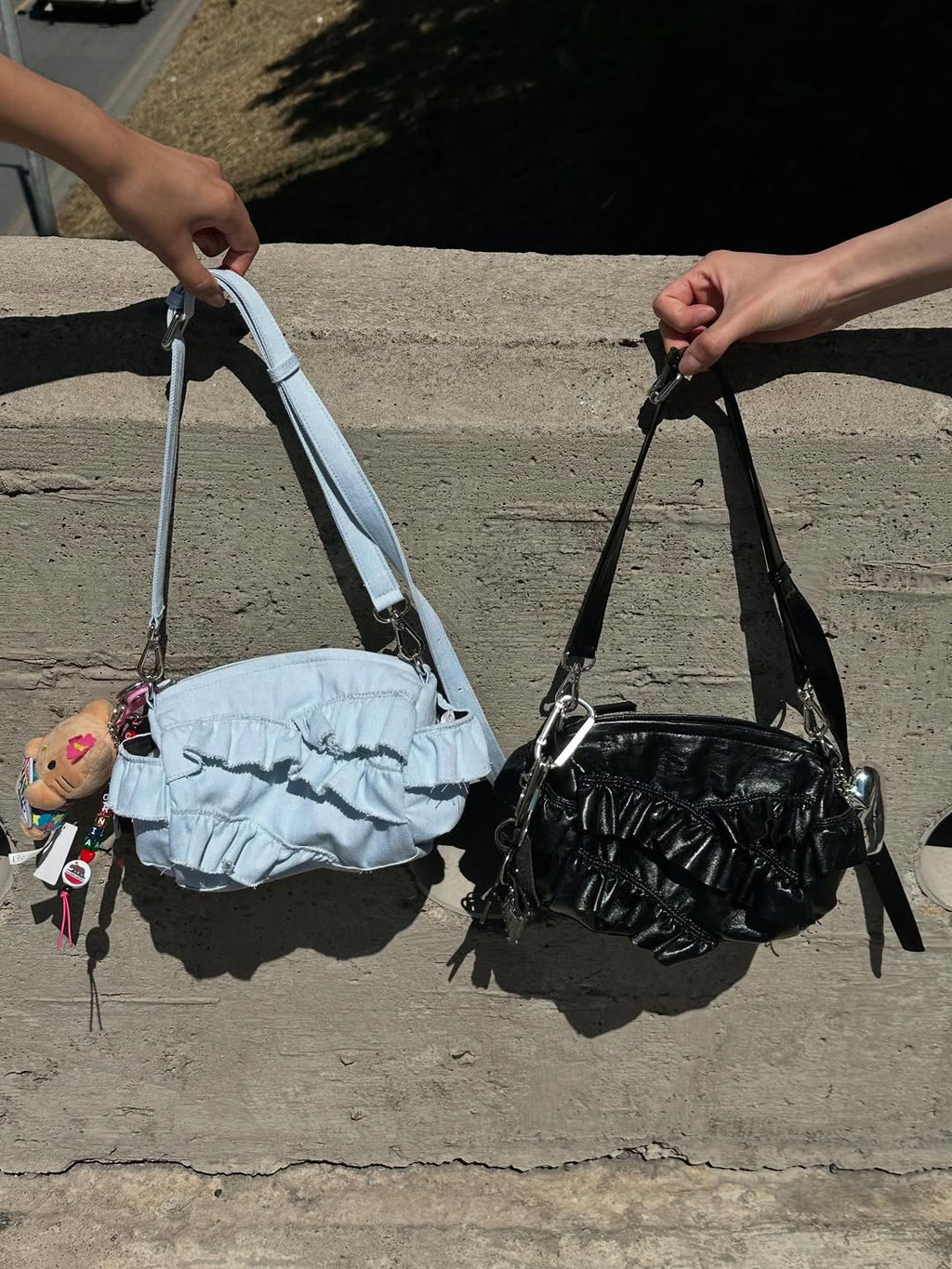 POCKET MINI FRILL BAG / 2COLORS