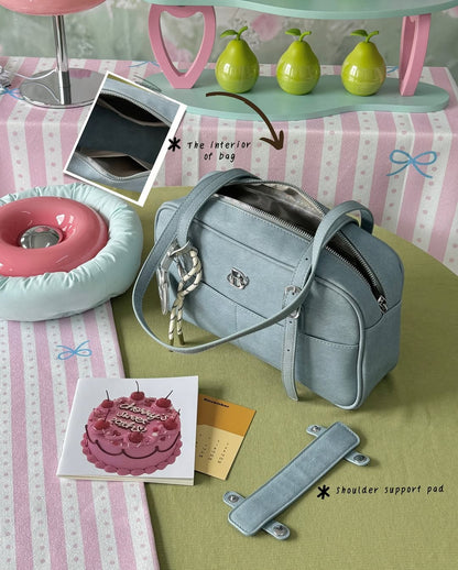 [香港現貨✨] [獨家代理🎀] The Babette Bread Shoulder Bag - Blue Butter Cream (denim)