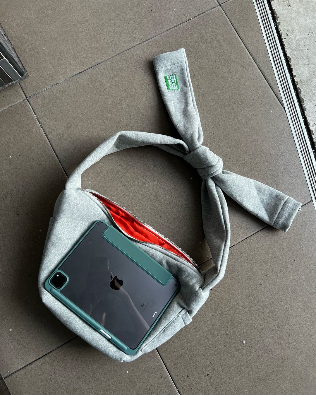 [香港現貨✨] [官方代理💣] KENTNEEY 3-WAY SWEATER DAILY WINDY BAG - MINTY GREY