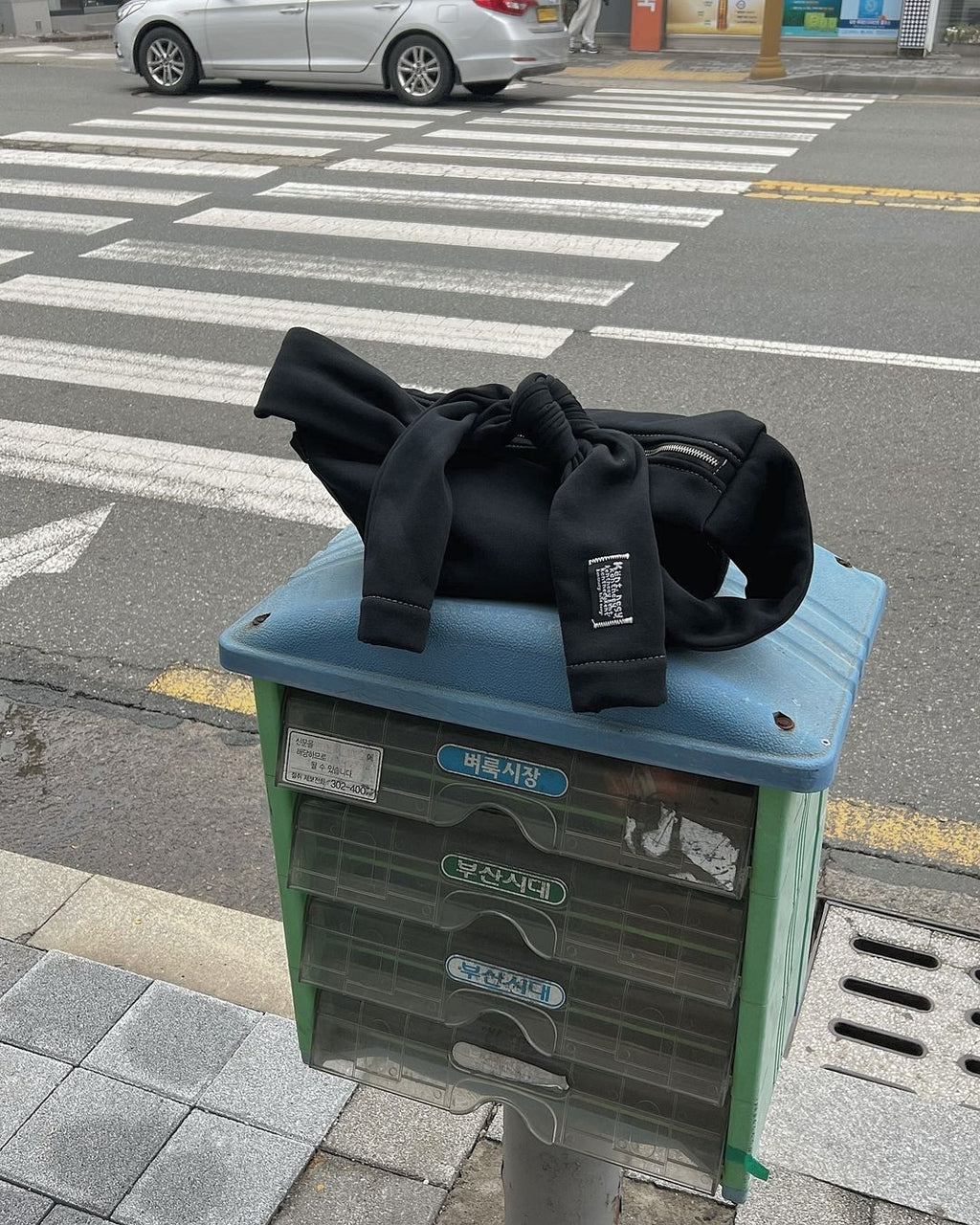 [香港現貨✨] [官方代理💣] KENTNEEY 3-WAY SWEATER DAILY WINDY BAG - BLACK