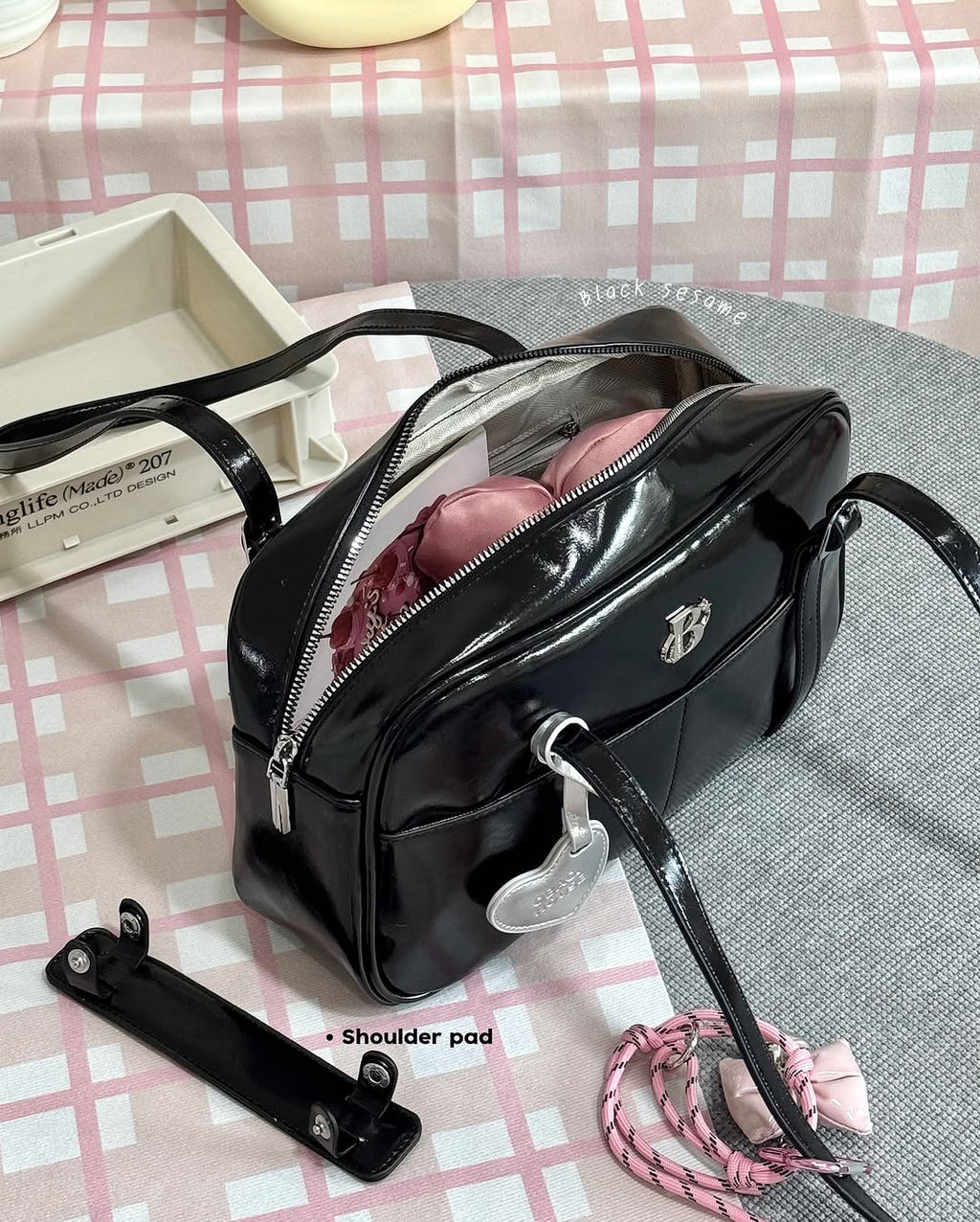 [香港現貨✨] [獨家代理🎀] The Babette Bread Shoulder Bag / Black Seasame