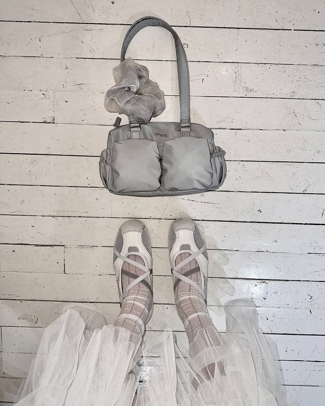 OTZ ROMARY BANDING FLAT SNEAKERS / WHITE