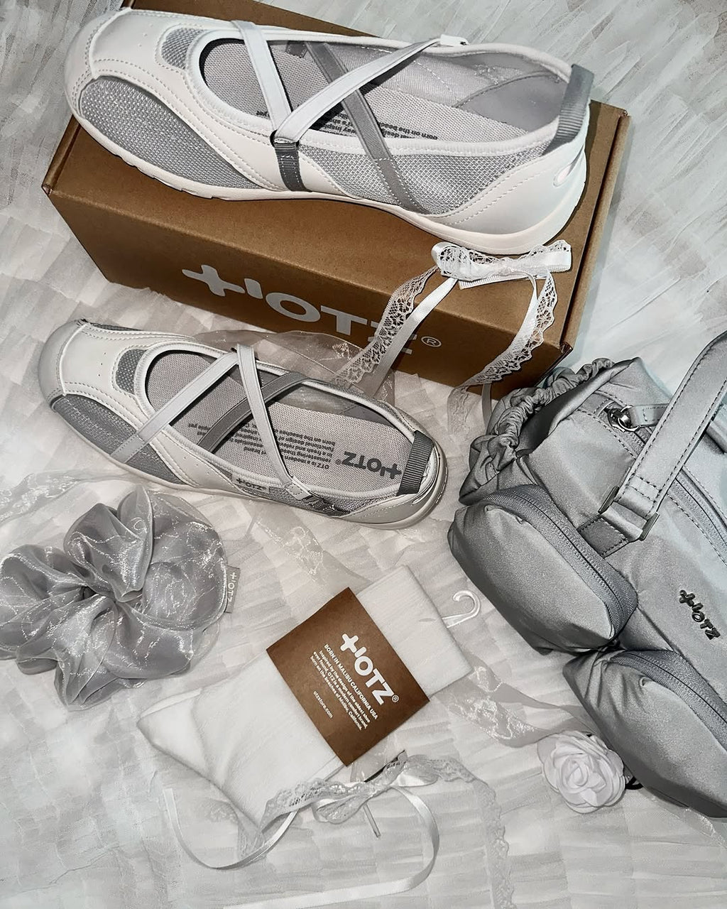 OTZ ROMARY BANDING FLAT SNEAKERS / WHITE