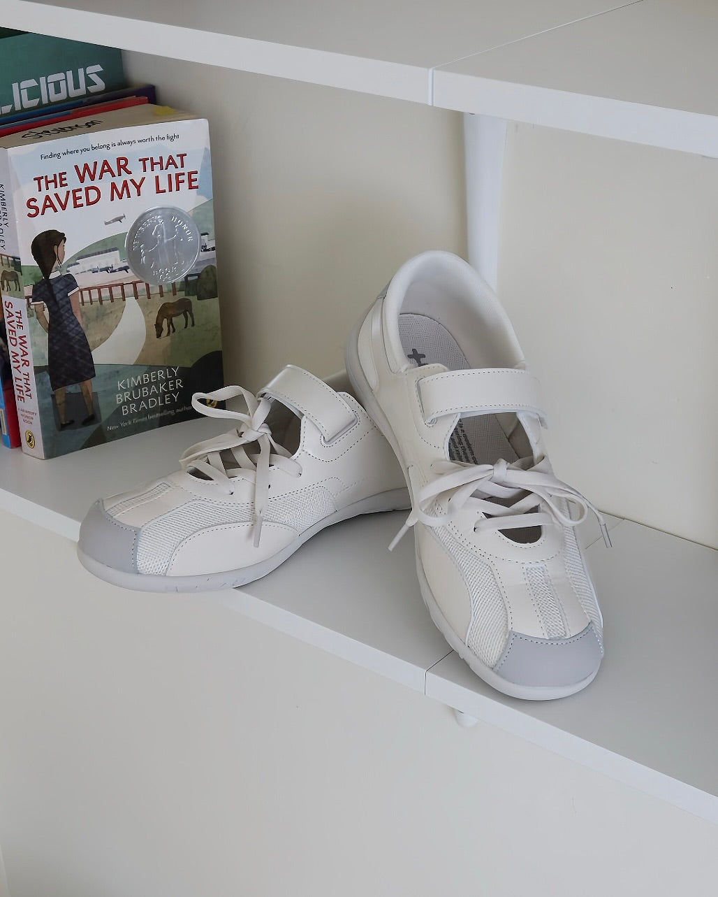 OTZ ROMARY LACE-UP SNEAKERS / IVORY