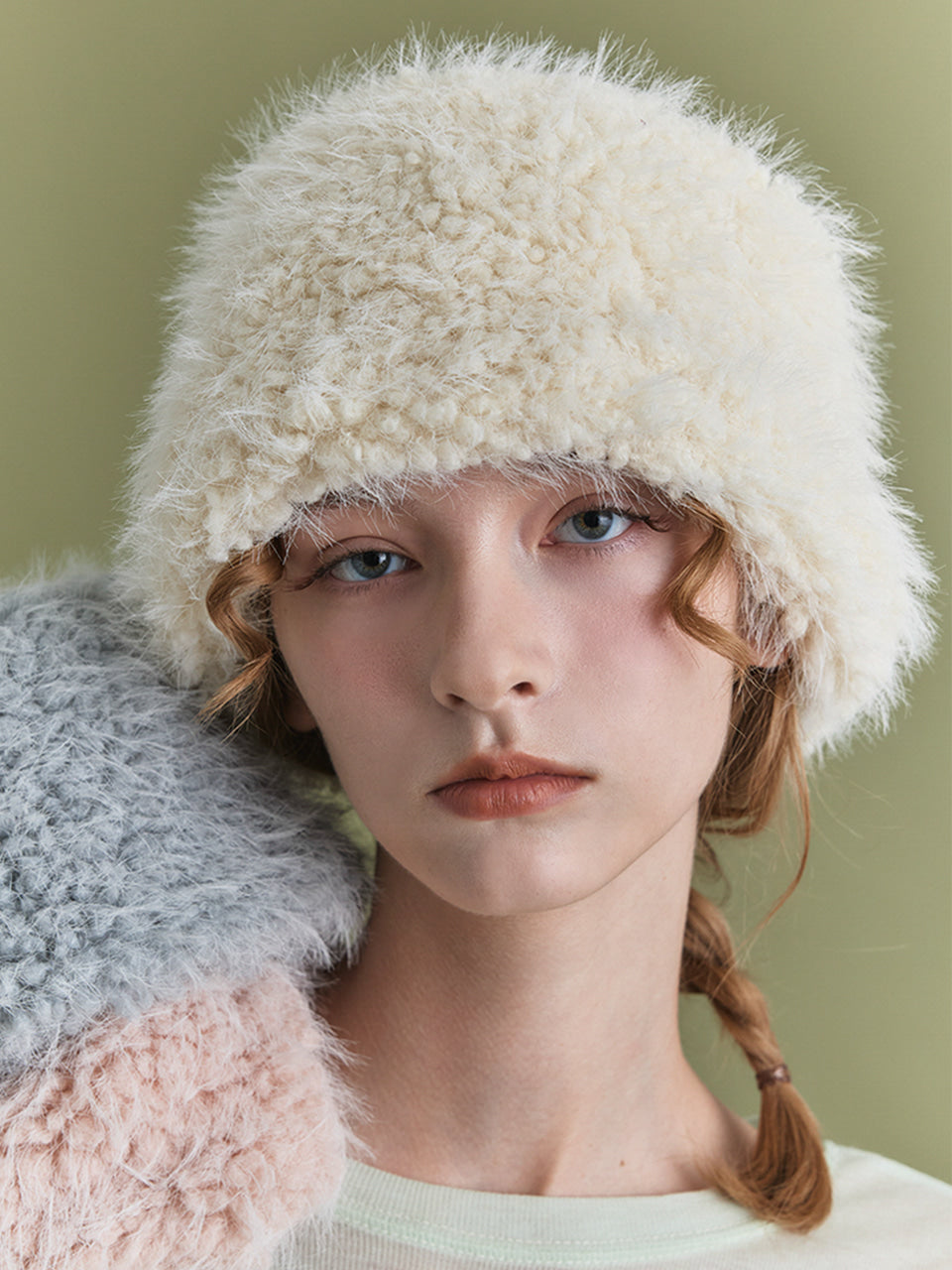 POESIEDAME MEATEL HAT IN CREAM WING