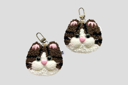 [handmade] "Ugly" Cat Keyring - stripe tabby