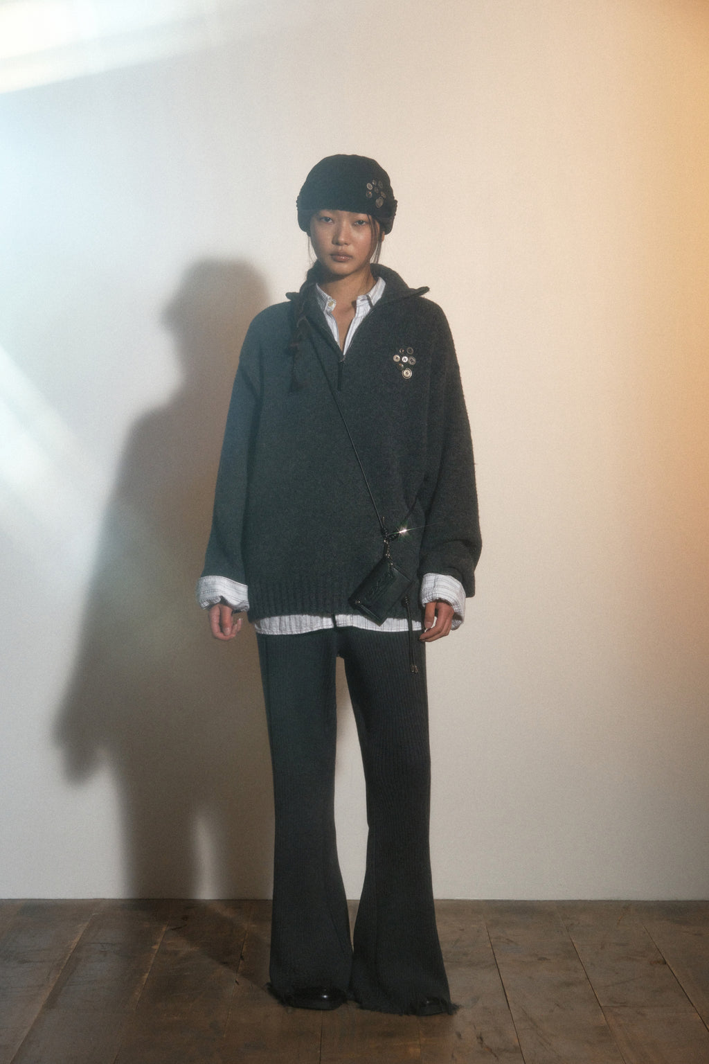 [PORTERNA] BUTTON HALF PULL-OVER SWEATER_CHACOAL