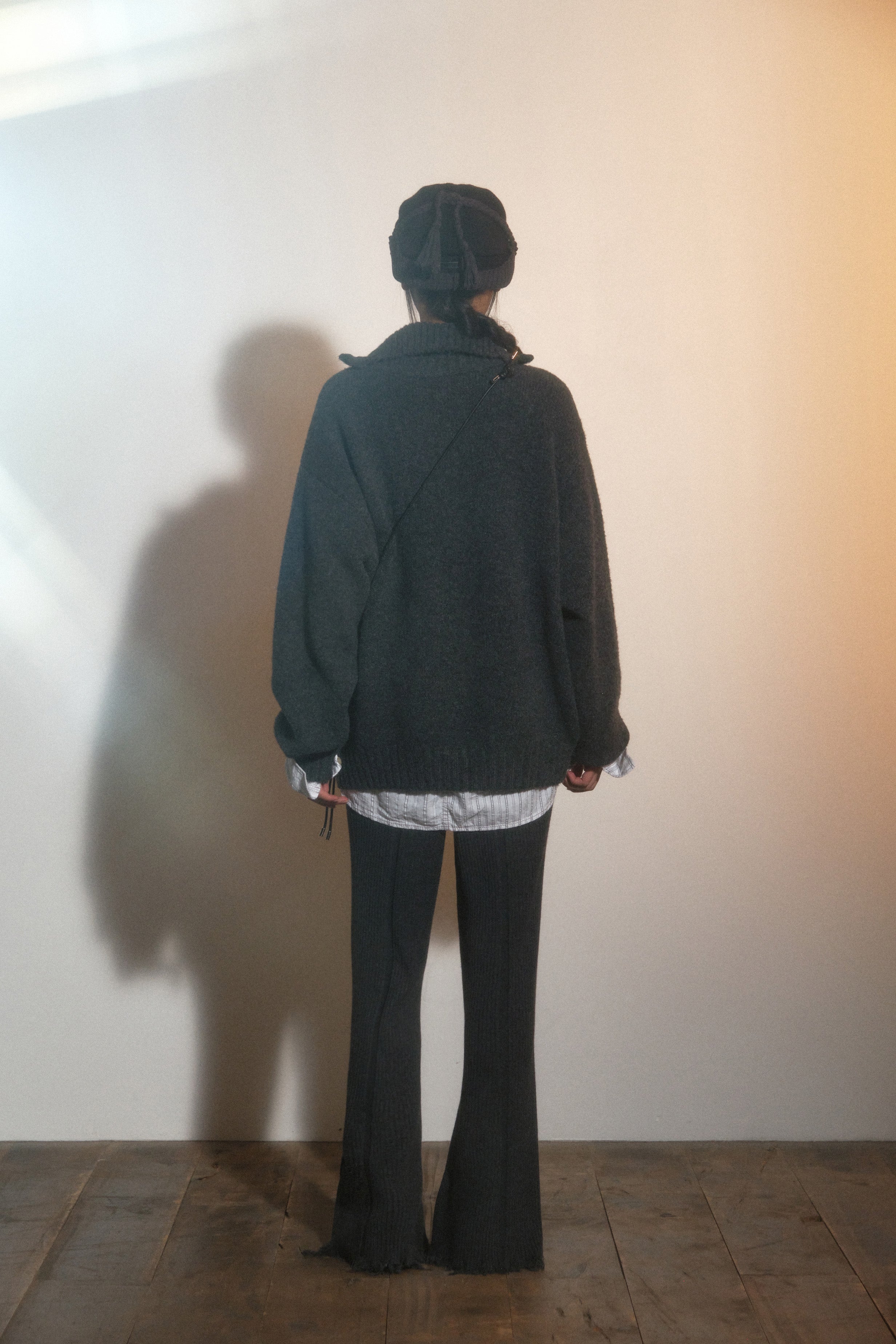 [PORTERNA] BUTTON HALF PULL-OVER SWEATER_CHACOAL